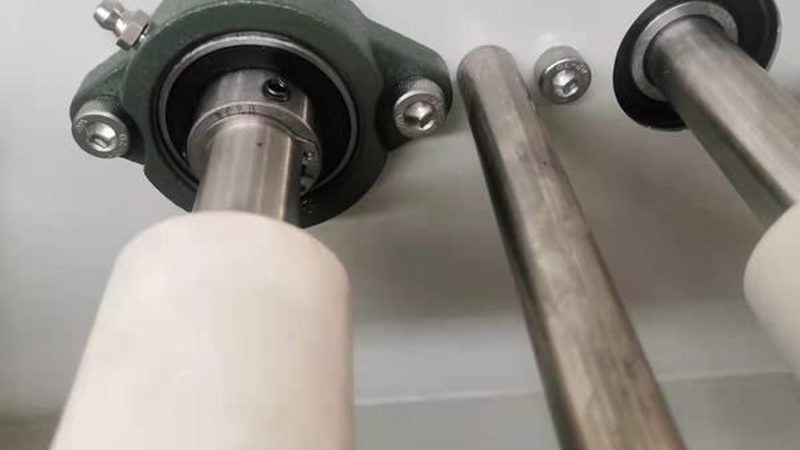 直线导轨材质选择：关键因素与误区解析**